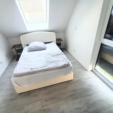 Mit Balkon *